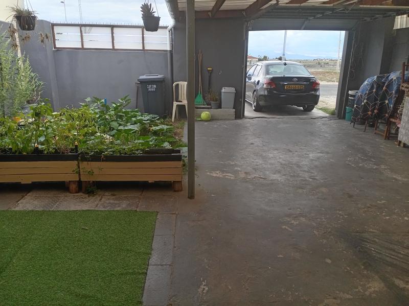 3 Bedroom Property for Sale in Pelikan Park Western Cape